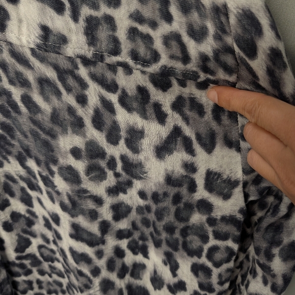 Animal Print Button-Up Blouse Size Large - Picture 8 of 10